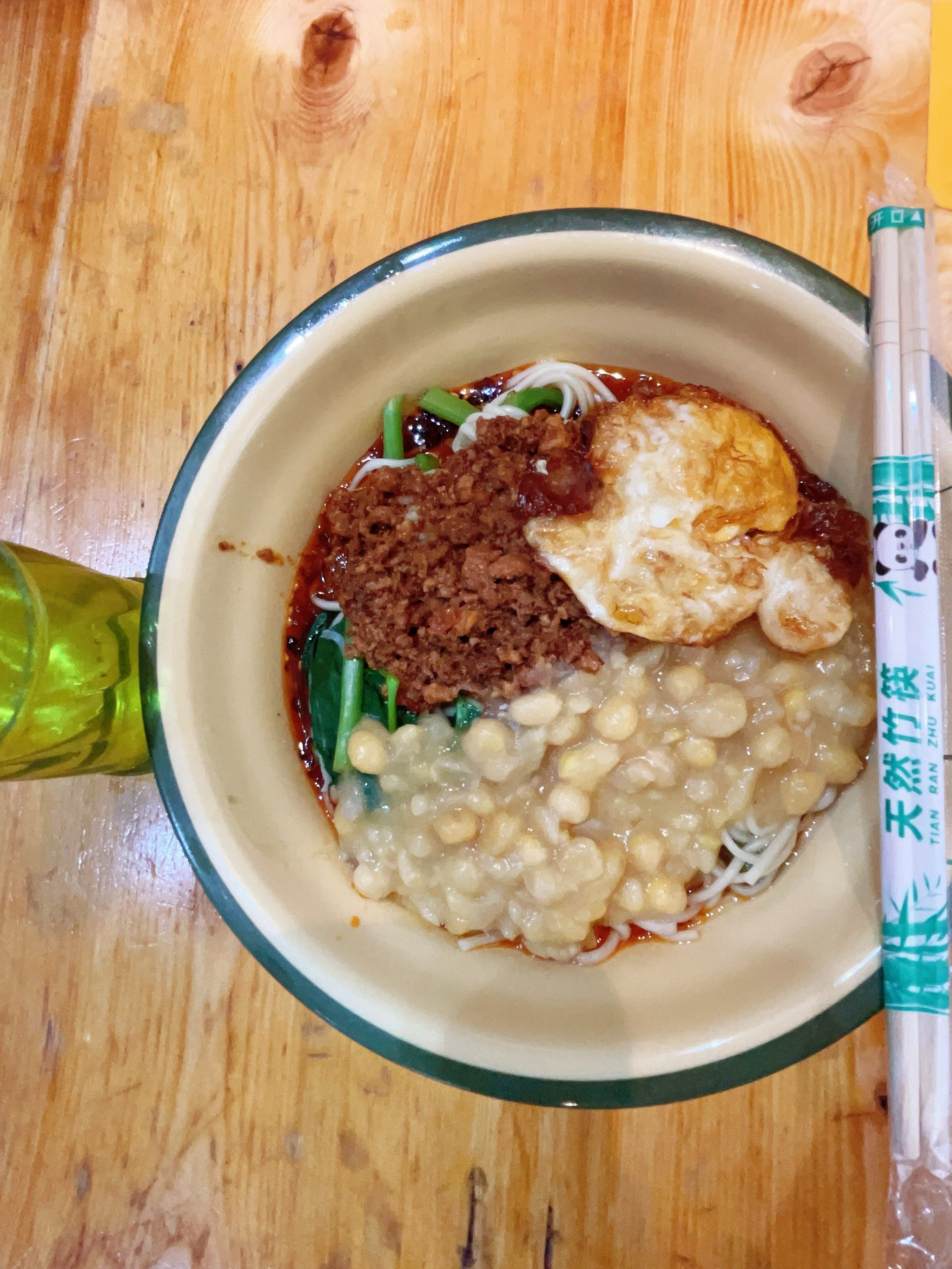 豌杂面是**四川地区特色小吃,属于川菜系