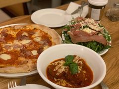 -城市大道红炉披萨烘焙坊