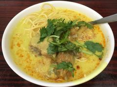 椰汁咖哩雞麵-成群小食店