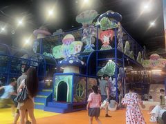 -蓝精灵乐园·世茂精灵之城主题乐园