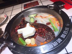 -喜悦小串丹东小黄牛海鲜烧烤大排档(民主广场店)