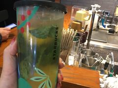 -星巴克(上海虹桥新天地二店)