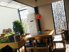 -苹果树下艺术餐厅(宋庄店)
