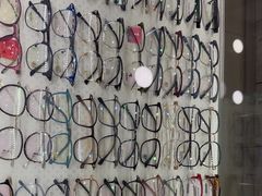 -朱师傅眼镜·蔡司·依视路·尼康(市先进店)