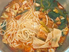 -二钢串叔麻辣烫(华龙大厦店)