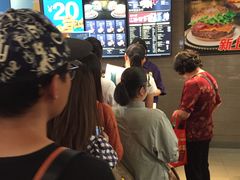 等位区-麦当劳(天塔道店)