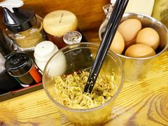 免费的豆芽和鸡蛋-鸡王拉面店