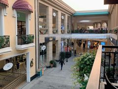 -王府井奥莱临潼小镇(临潼店)