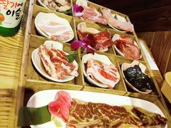 -青瓦炭韩潮烤肉(花园道店)