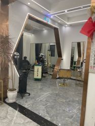 -V8潮牌·接发烫染连锁