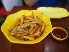 -BHC炸鸡(明洞总店)