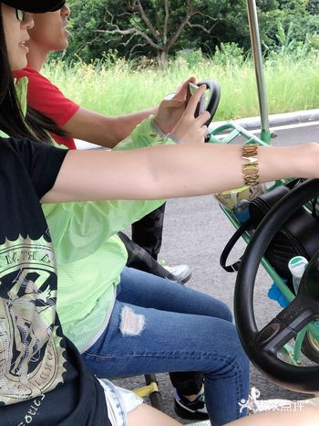 广州出发大概一小时多点就到了，这里有烧烤场，耕地