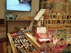 零售区-猫的天空之城概念书店(景德镇陶溪川店)