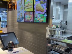 -麦当劳(轻轨曹杨路店)