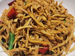 油焖春竹笋-老街鱼嘴巴(坡子街老店)