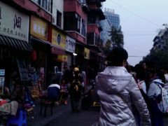 排队夸张-徐亮烤蹄(建设路店)