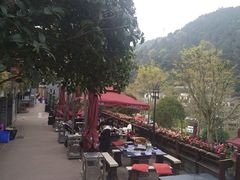-楠柏弯休闲山庄(梨花溪店)