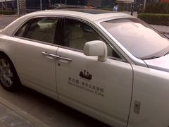 蛋糕店的车-BLACKSWAN黑天鹅(环球店)
