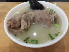 -雷祖芳老妈蹄花店