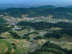 -紫鹊界梯田景区