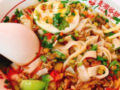 -呷佬·长沙手工米粉(金沙江路店)