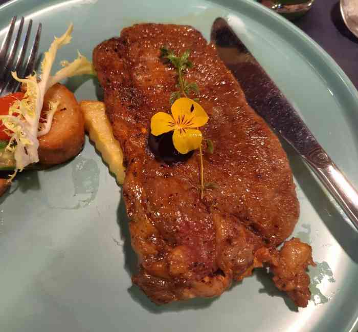 创61thechok西餐酒吧(雄峰店)-"听说这家西餐吧可以偶遇到明星,周末