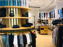 店内环境-lululemon(上海浦东IFC店)