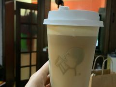 芝芝拿铁-喜茶(上海打浦桥日月光gelato lab+店)
