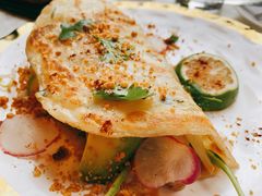 泰式鲜虾猪颈肉牛油果葱油饼-The Rug Cafe(王府中环店)