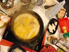 -鲜入围煮花胶鸡海鲜火锅