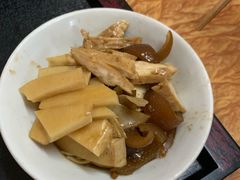 -松树干拌面店