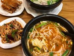 -花馬肆.云南过桥米线(汉神购物广场现场熬汤店)