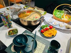 -椰子湾·海南火锅·糟粕醋·椰子鸡(正大广场店)