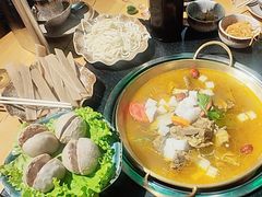 -顶顶汤火牛排火锅·经典铜锅涮肉