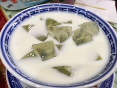 -赵记传承特色牛奶甜品(泉城广场店)