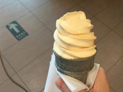 -麦当劳(展览路店)