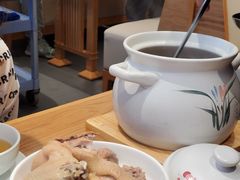 镇店一品老鸡汤-顺风汤馆·广府粤菜(江宸天街店)