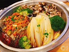 招牌美蛙鱼头-璞臻汽锅餐厅(南京东路店)