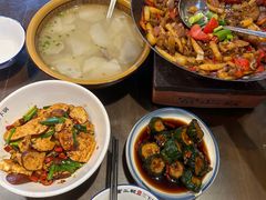 -富正毅三下锅·湘西韵味(天门山索道店)