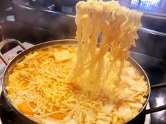 泡菜五花肉锅-炙韩料理·部队锅专门店