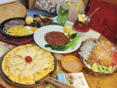 -月亮眼花园餐厅书吧酒吧