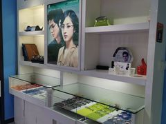 -提一眼镜·蔡司·依视路(小寨店)