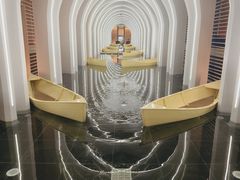 -涨巢·潮玩水疗局