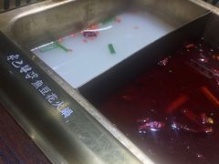 -东巴婆婆云南鱼豆花火锅(大东门店)