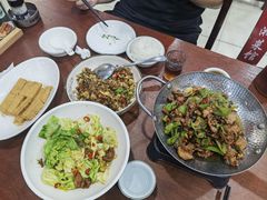 -湖南人家湘菜馆(镇江路店)
