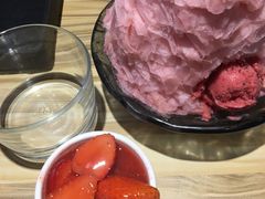 新鲜草莓棉花甜-Ice Monster冰馆·CNN评选全球十大甜品(国贸商城店)