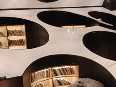 -涨巢·潮玩水疗局