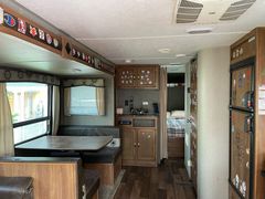 -TIPPI营地 房车主题·露营烧烤团建轰趴(天安假日店)