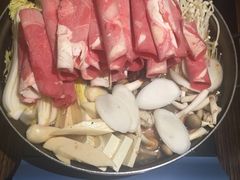部队锅-MI WU FACTORY米屋美食工厂餐厅(绿地店)