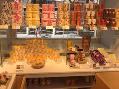 零售区-好利来(团结湖店)